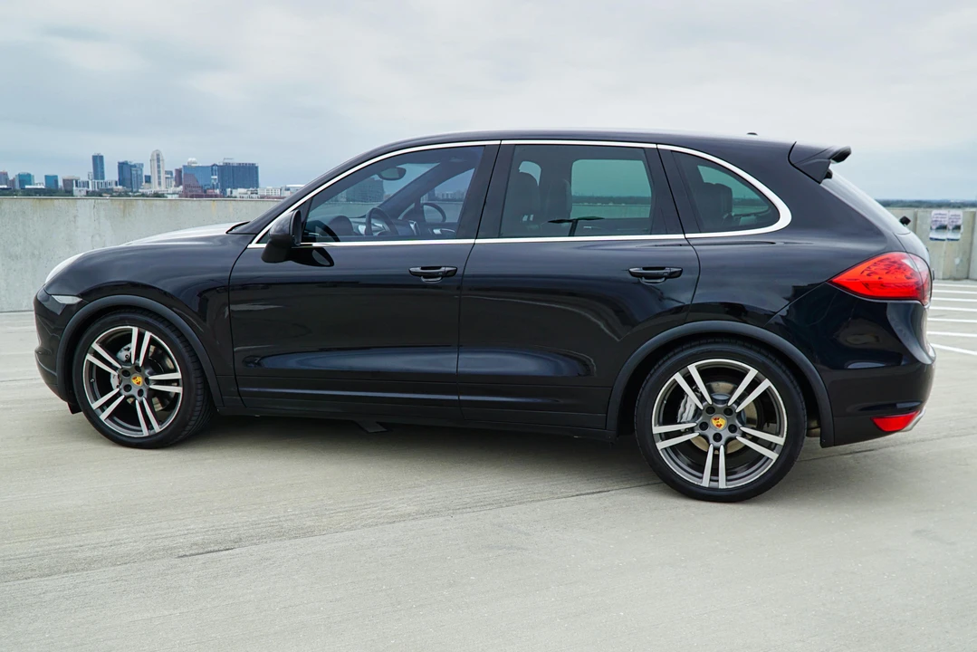 2011 Porsche 958 Cayenne S - Image 7 of 31