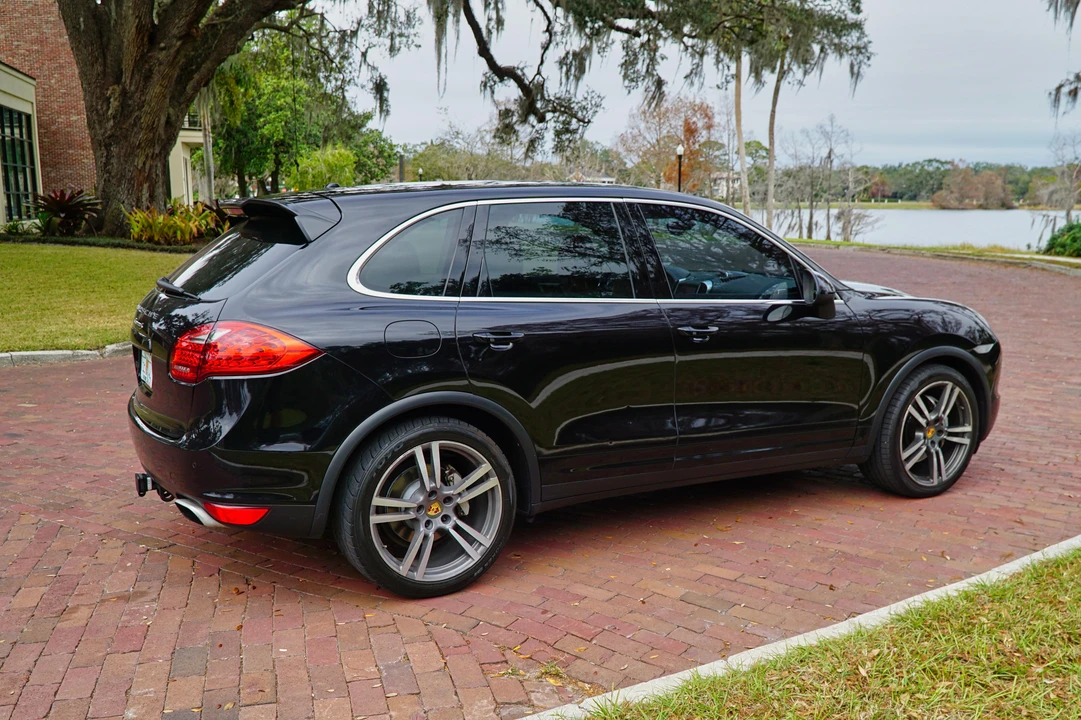 2011 Porsche 958 Cayenne S - Image 28 of 31