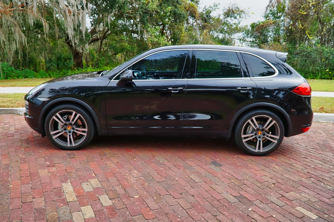 2011 Porsche 958 Cayenne S - Image 22 of 31