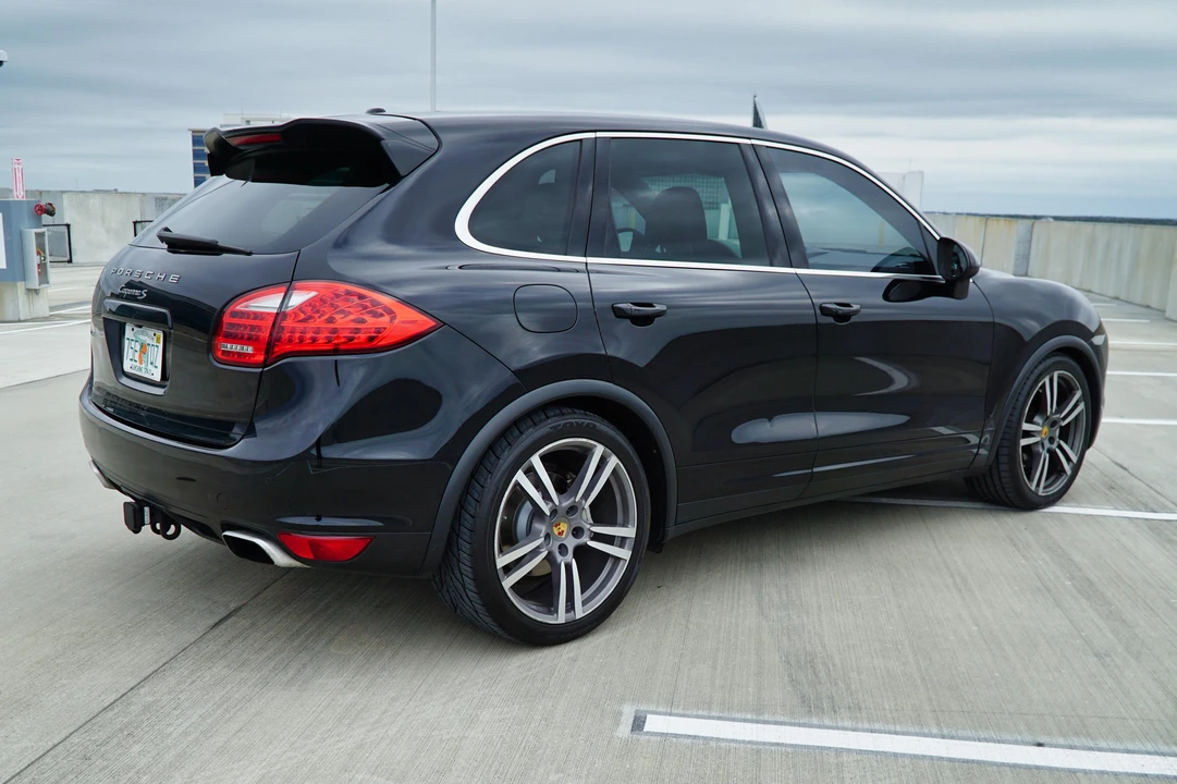 2011 Porsche 958 Cayenne S - Image 11 of 31