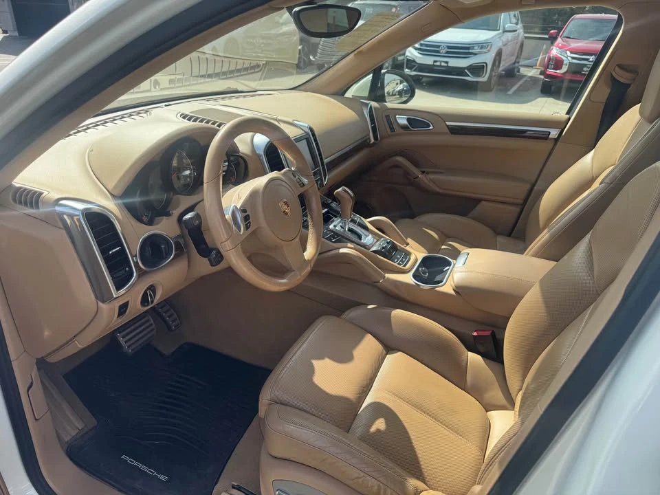 2011 Porsche 958 Cayenne S - Image 6 of 9