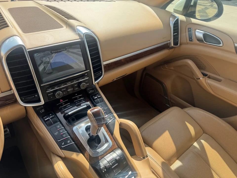 2011 Porsche 958 Cayenne S - Image 8 of 9