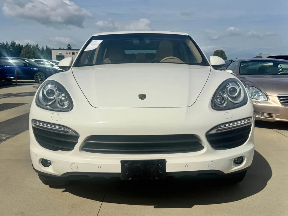 2011 Porsche 958 Cayenne S - Image 2 of 9