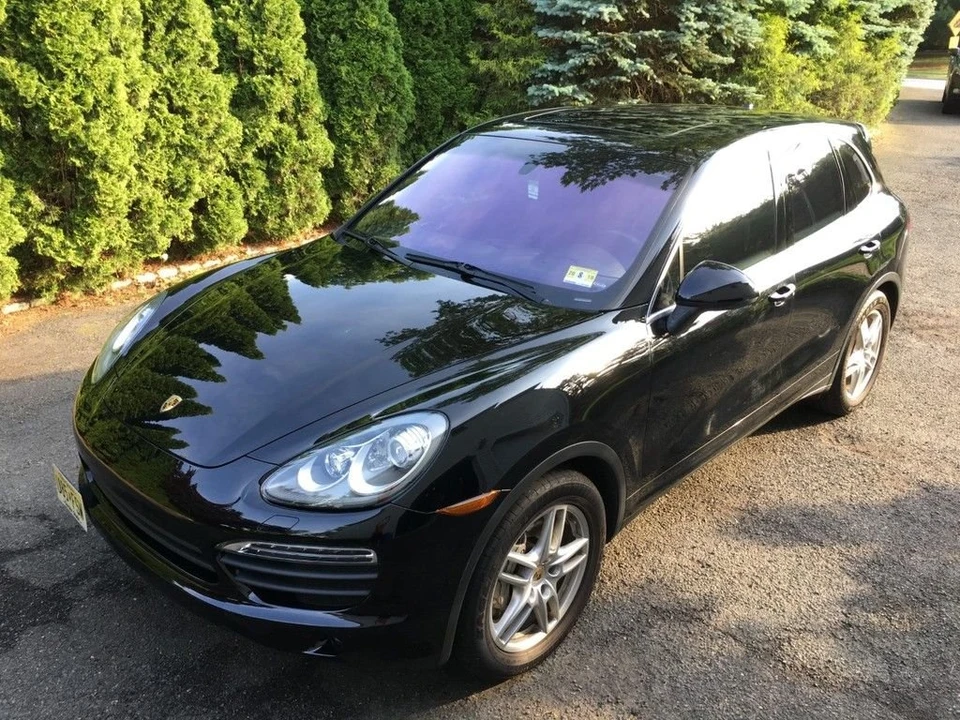 2011 Porsche 958 Cayenne S - Image 2 of 13