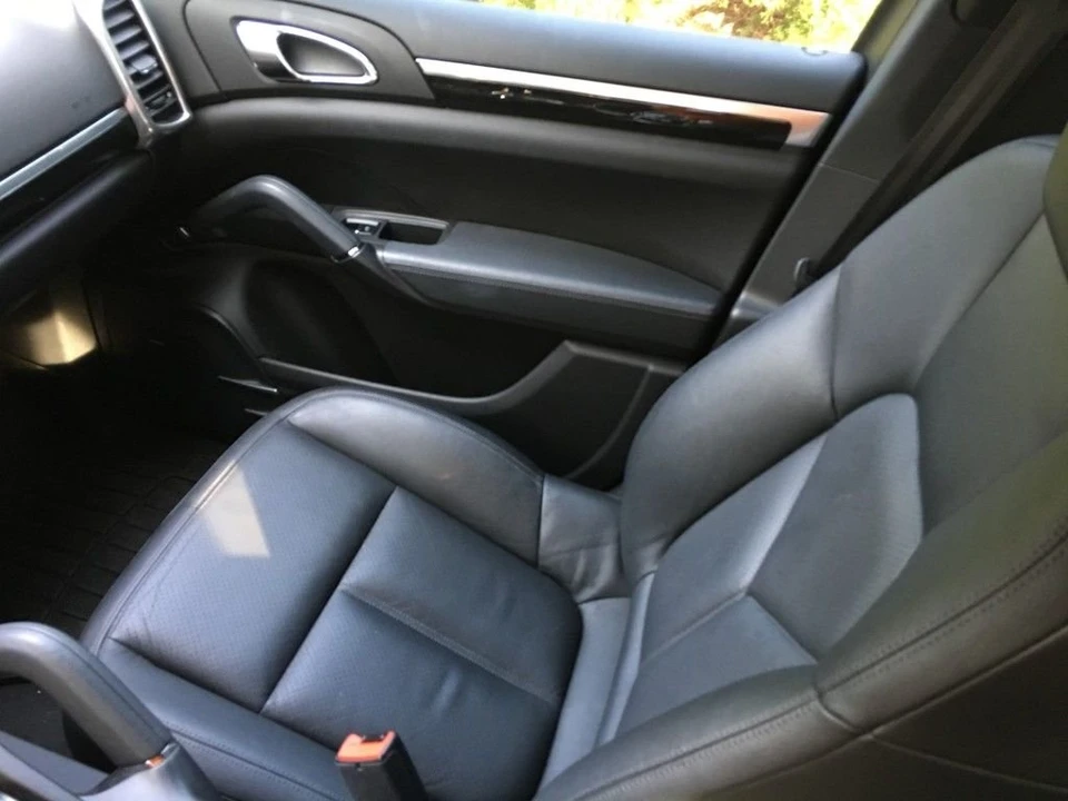 2011 Porsche 958 Cayenne S - Image 10 of 13