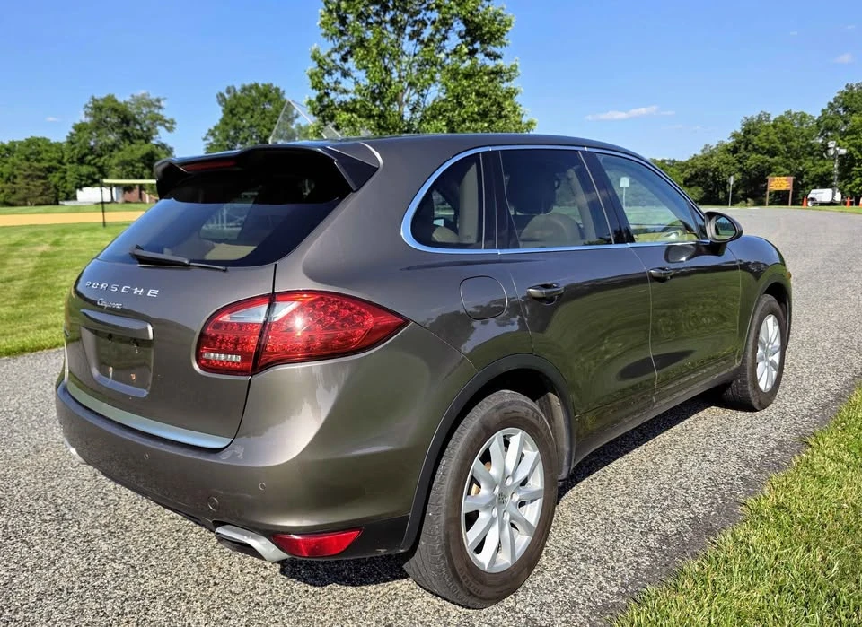 2011 Porsche 958 Cayenne - Image 4 of 6