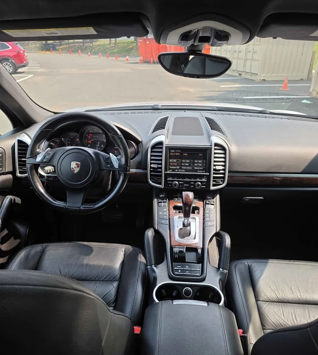 2011 Porsche 958 Cayenne - Image 11 of 13