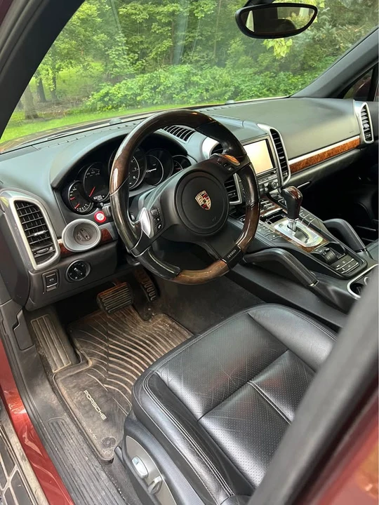 2011 Porsche 958 Cayenne - Image 8 of 13