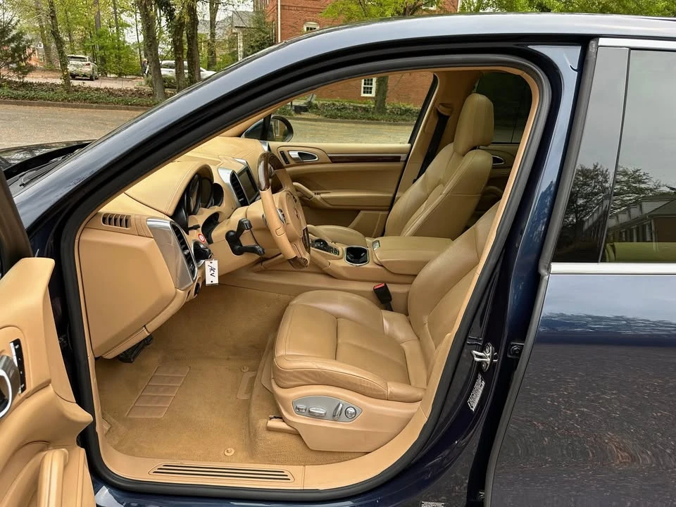 2011 Porsche 958 Cayenne - Image 16 of 20