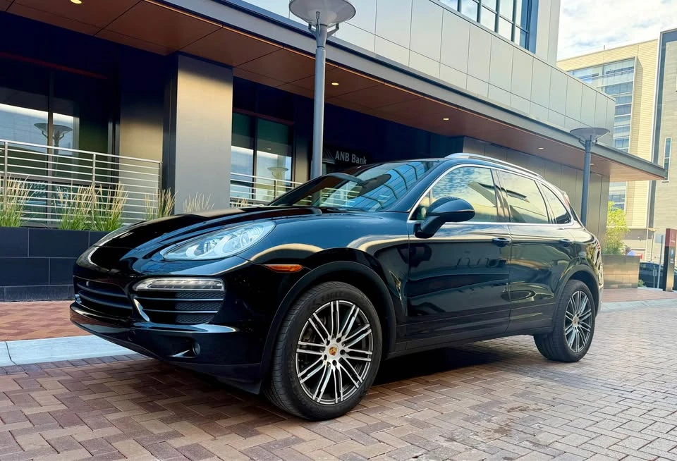 2011 Porsche 958 Cayenne - Image 2 of 4