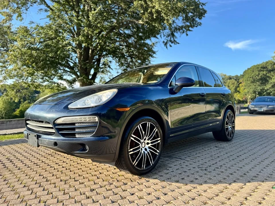 2011 Porsche 958 Cayenne - Image 2 of 12