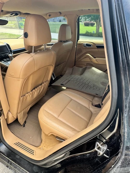 2011 Porsche 958 Cayenne - Image 2 of 8