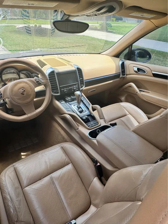 2011 Porsche 958 Cayenne - Image 3 of 8