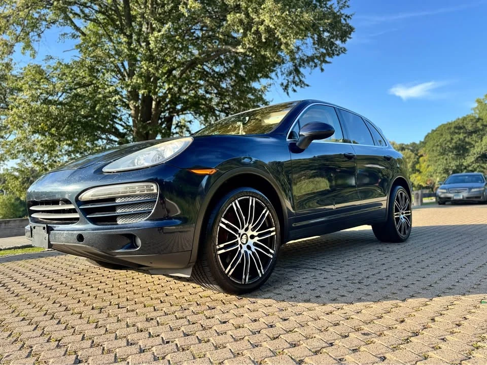 2011 Porsche 958 Cayenne - Image 12 of 17
