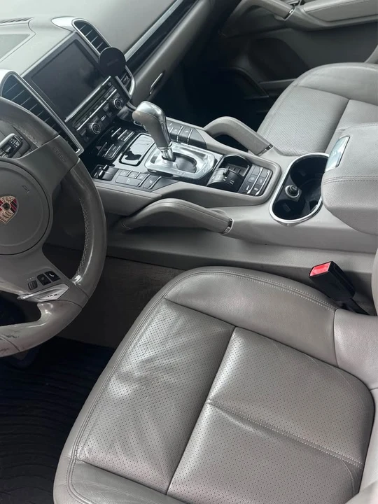 2011 Porsche 958 Cayenne - Image 6 of 11