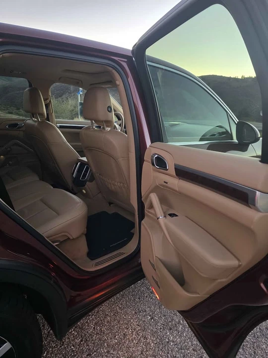 2011 Porsche 958 Cayenne - Image 12 of 16