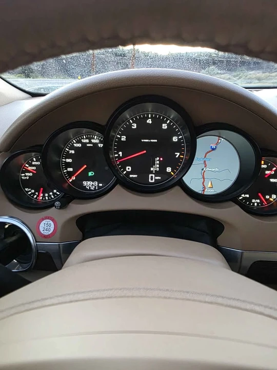 2011 Porsche 958 Cayenne - Image 15 of 16
