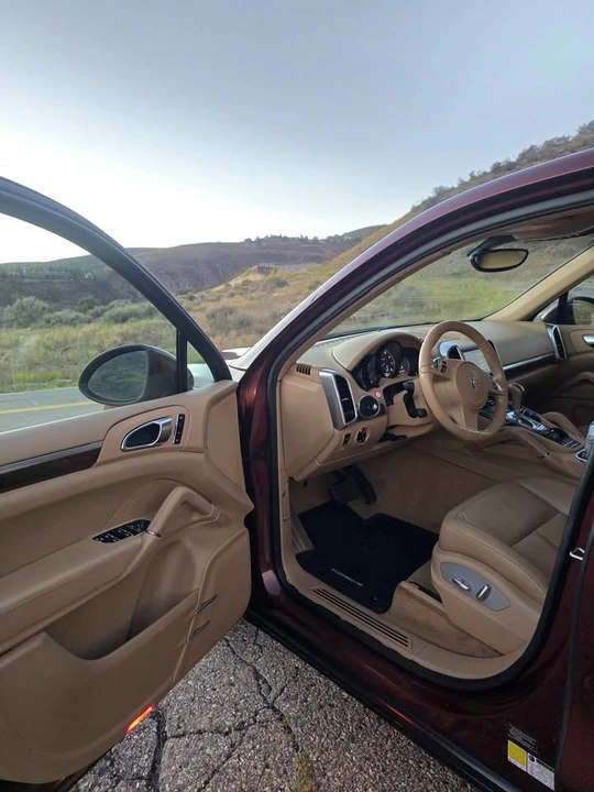 2011 Porsche 958 Cayenne - Image 8 of 16