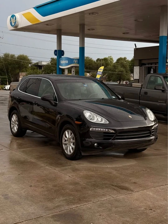 2011 Porsche 958 Cayenne - Image 2 of 12