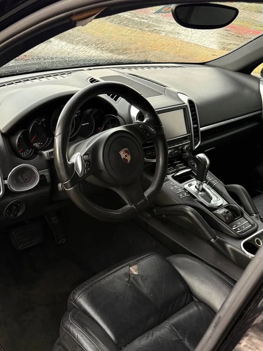 2011 Porsche 958 Cayenne - Image 10 of 12