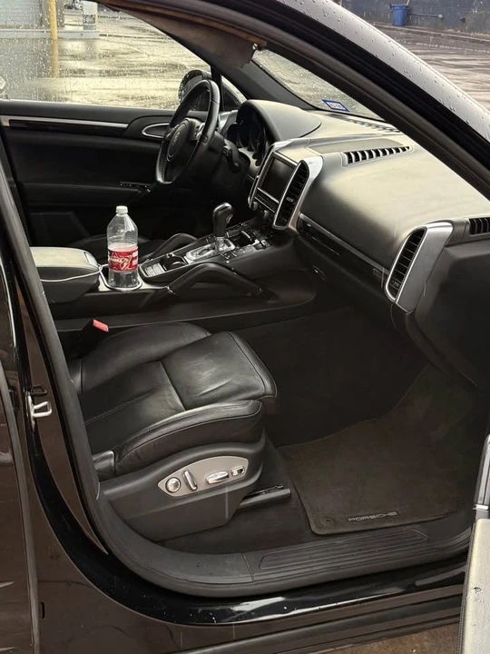 2011 Porsche 958 Cayenne - Image 11 of 12