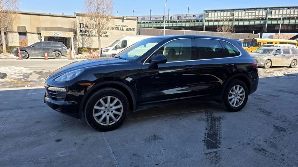 2011 Porsche 958 Cayenne - Image 2 of 13