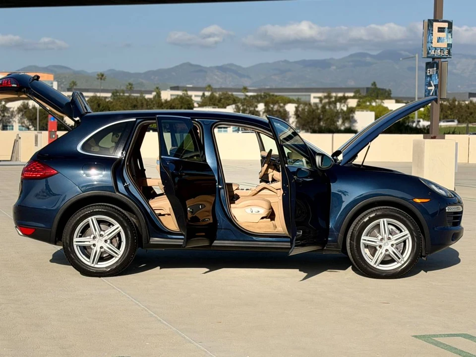 2011 Porsche 958 Cayenne - Image 16 of 20
