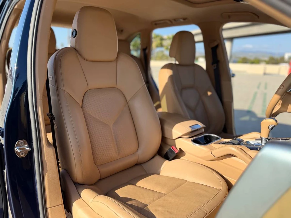 2011 Porsche 958 Cayenne - Image 10 of 20