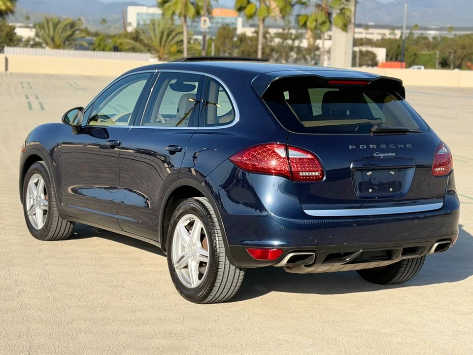 2011 Porsche 958 Cayenne - Image 8 of 20