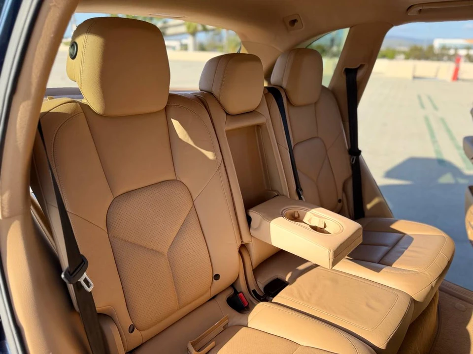 2011 Porsche 958 Cayenne - Image 12 of 20