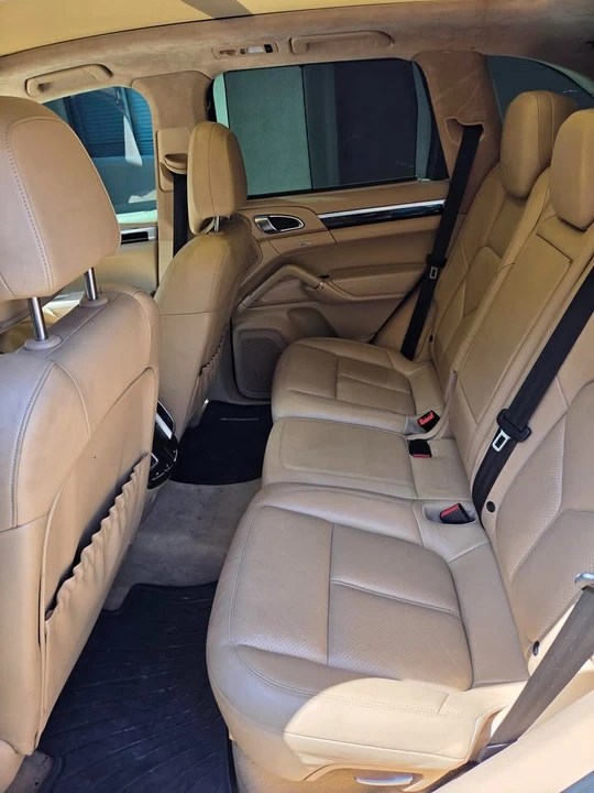 2011 Porsche 958 Cayenne - Image 2 of 5