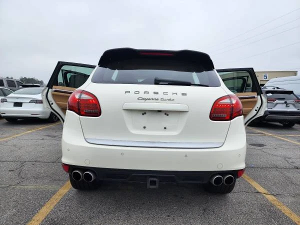 2011 Porsche 958 Cayenne Turbo - Image 2 of 21