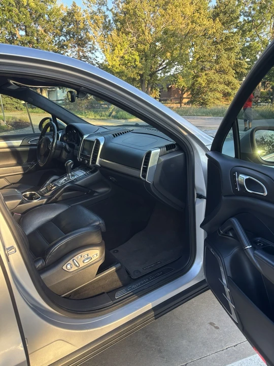 2011 Porsche 958 Cayenne Turbo - Image 12 of 19