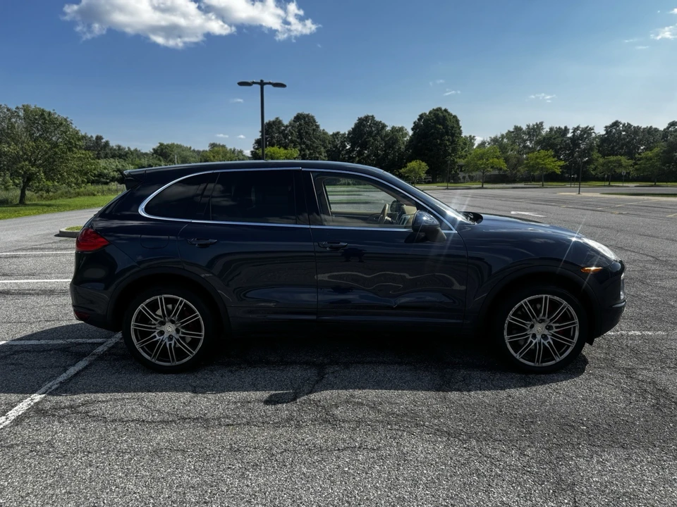 2011 Porsche 958 Cayenne Turbo - Image 2 of 24