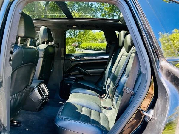 2011 Porsche 958 Cayenne Turbo - Image 9 of 17
