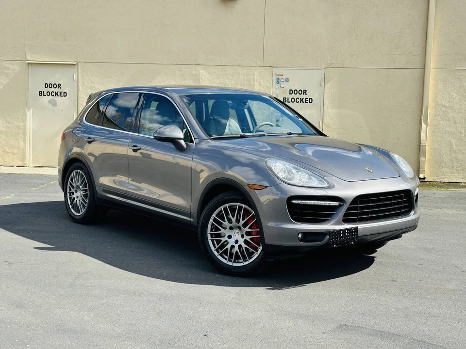 2011 Porsche 958 Cayenne Turbo - Image 2 of 18