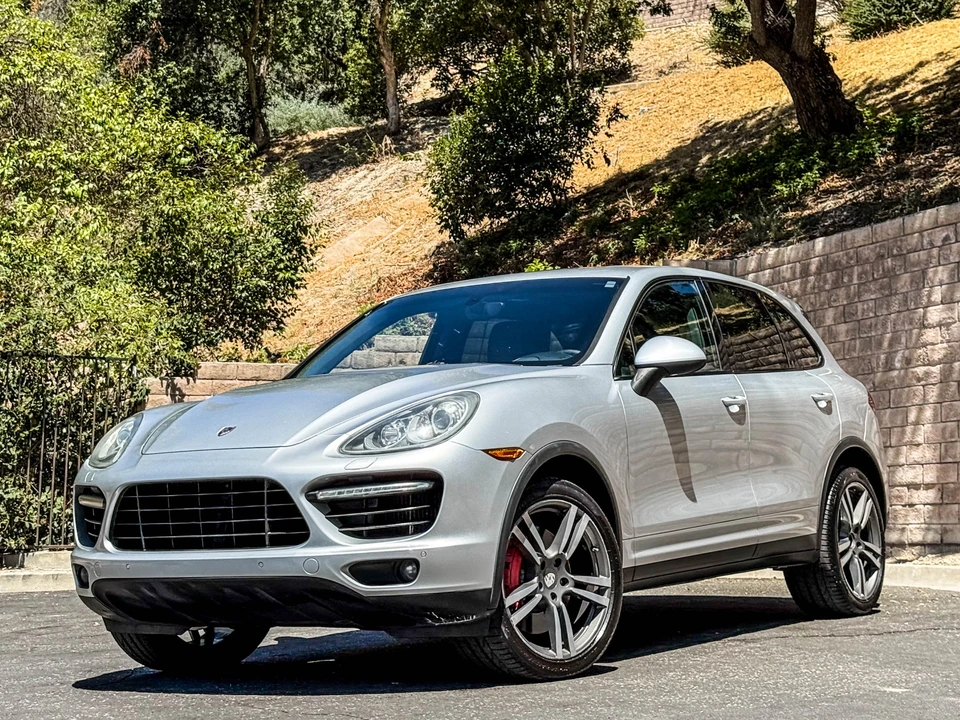 2011 Porsche 958 Cayenne Turbo - Image 2 of 31