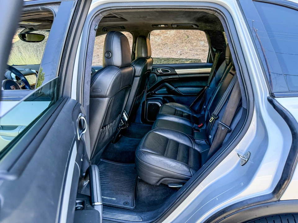 2011 Porsche 958 Cayenne Turbo - Image 10 of 31
