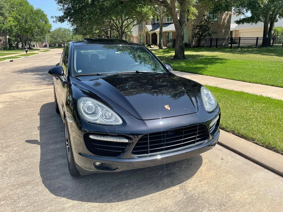 2011 Porsche 958 Cayenne Turbo - Image 2 of 18