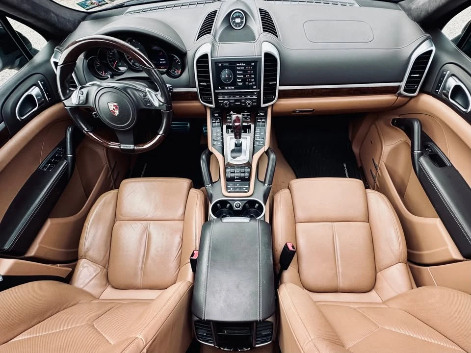 2011 Porsche 958 Cayenne Turbo - Image 2 of 17
