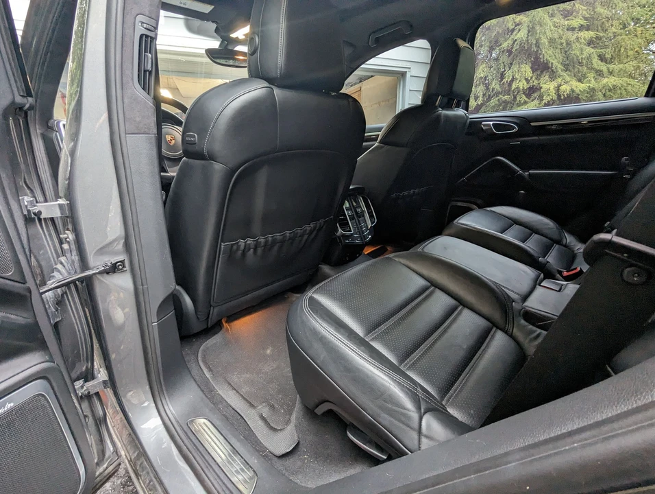 2011 Porsche 958 Cayenne Turbo - Image 28 of 29