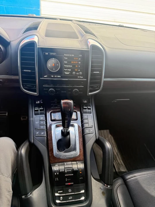 2011 Porsche 958 Cayenne Turbo S - Image 14 of 18