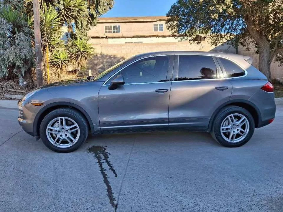 2011 Porsche 958 Cayenne Turbo S - Image 2 of 7