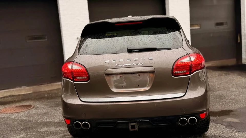 2011 Porsche 958 Cayenne Turbo S - Image 6 of 19
