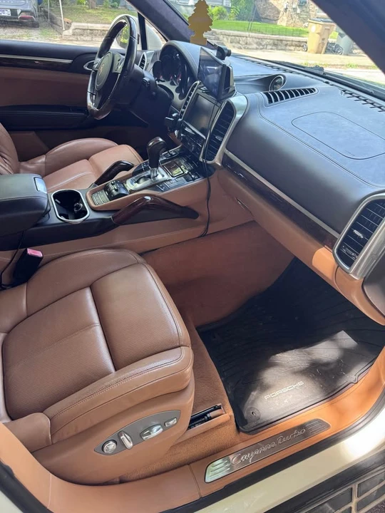 2011 Porsche 958 Cayenne Turbo - Image 12 of 17