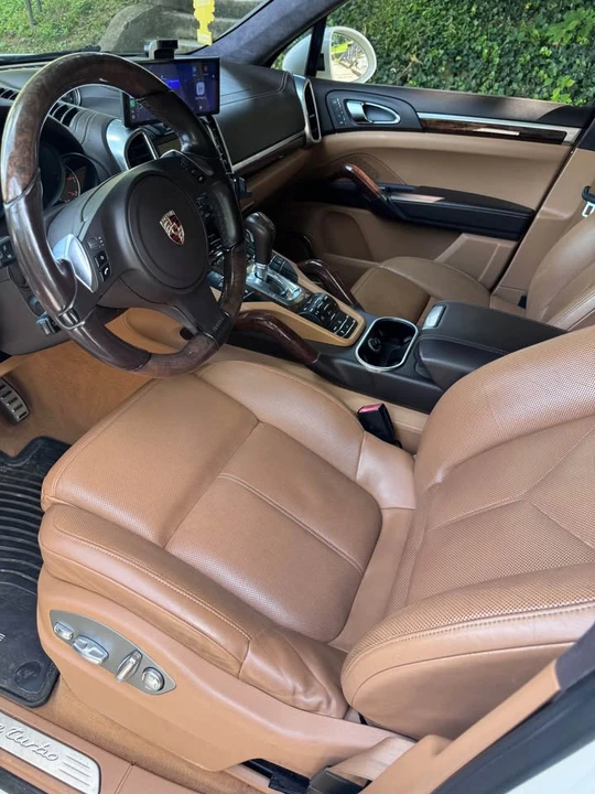 2011 Porsche 958 Cayenne Turbo - Image 8 of 17