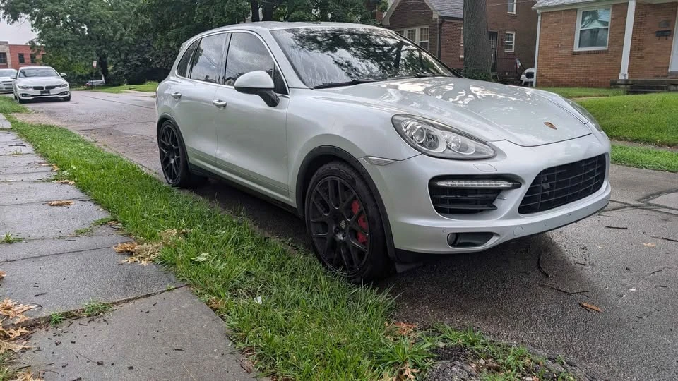 2011 Porsche 958 Cayenne Turbo - Image 2 of 9