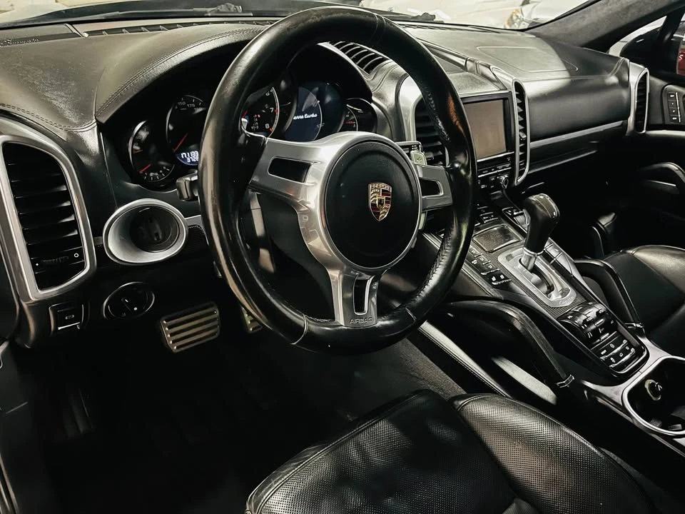 2011 Porsche 958 Cayenne Turbo - Image 13 of 16