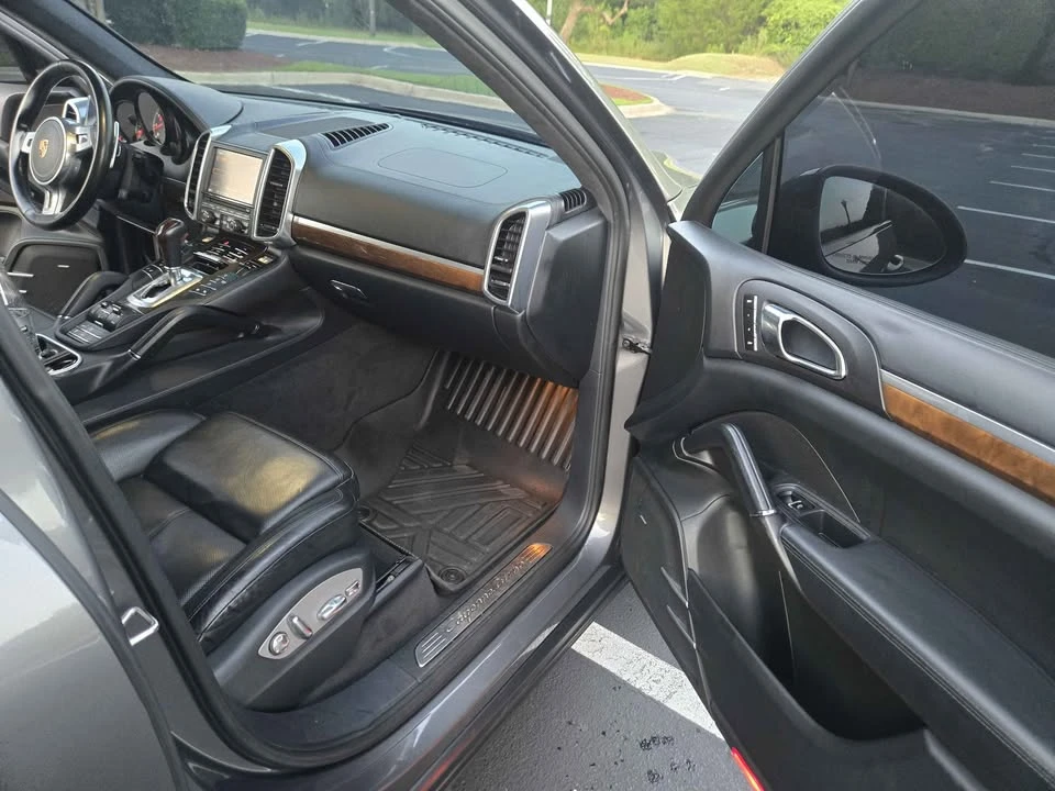 2011 Porsche 958 Cayenne Turbo - Image 17 of 18