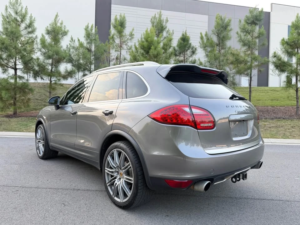 2011 Porsche 958 Cayenne Turbo - Image 2 of 20